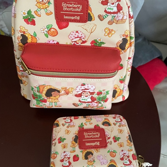 Strawberry shortcake backpack and wallet nwt Loungefly main image 4
